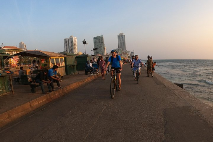 Luxury Night Cycle Tour of Colombo  - Photo 1 of 10